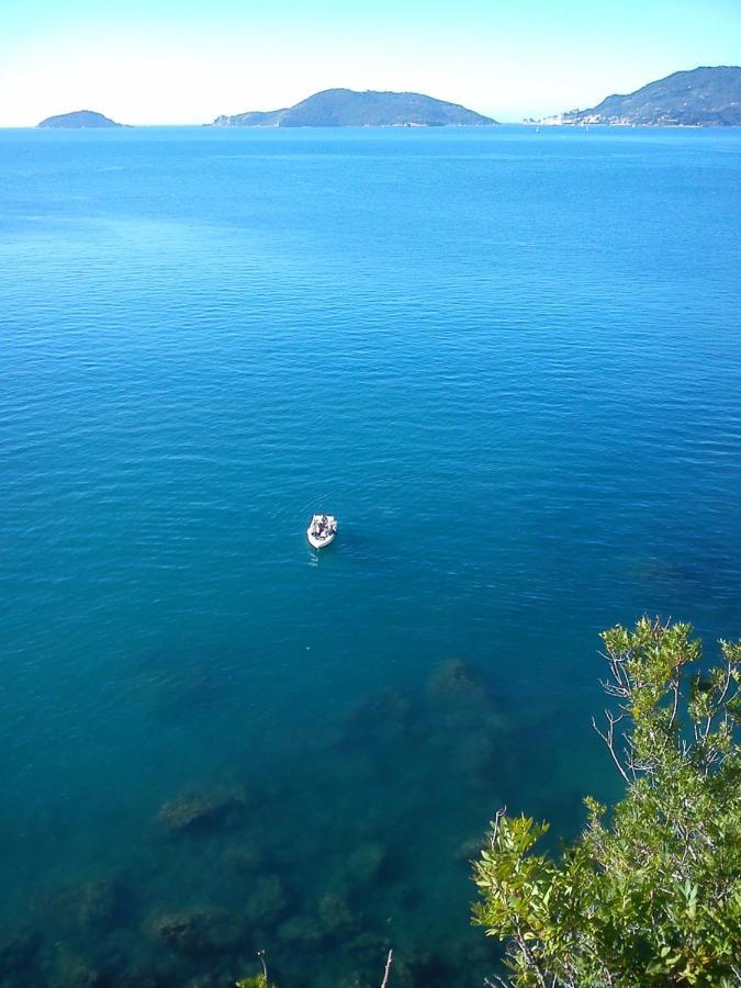 Mansard Apart Alba - Sea 5 Terre-Trekking-Excursions-Relax San Terenzo Bagian luar foto