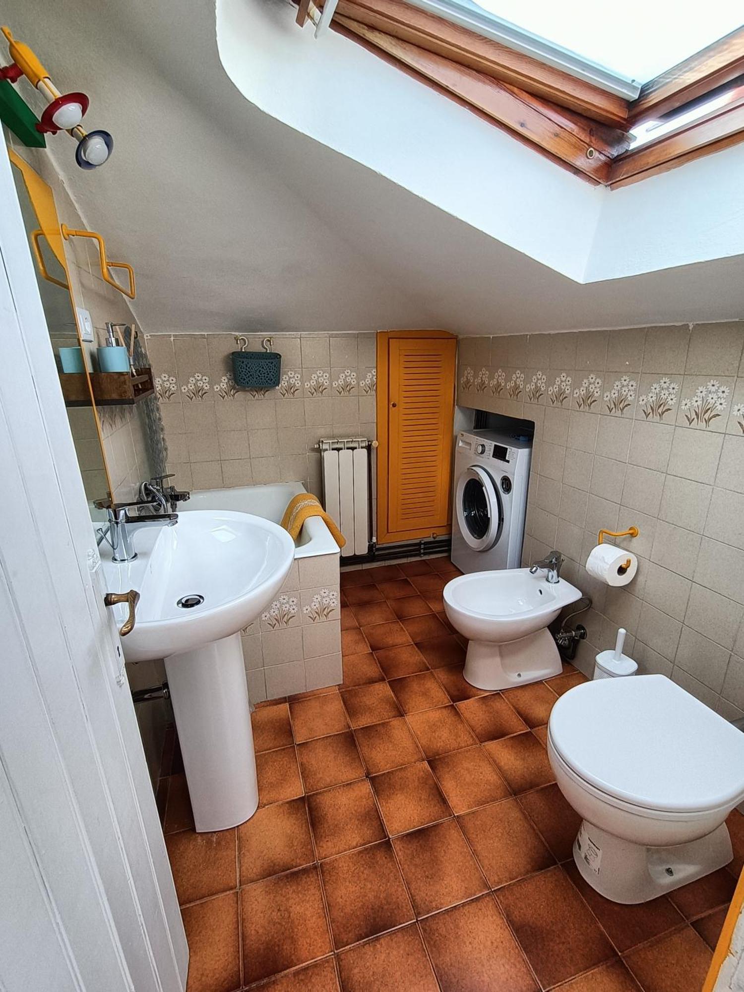 Mansard Apart Alba - Sea 5 Terre-Trekking-Excursions-Relax San Terenzo Bagian luar foto
