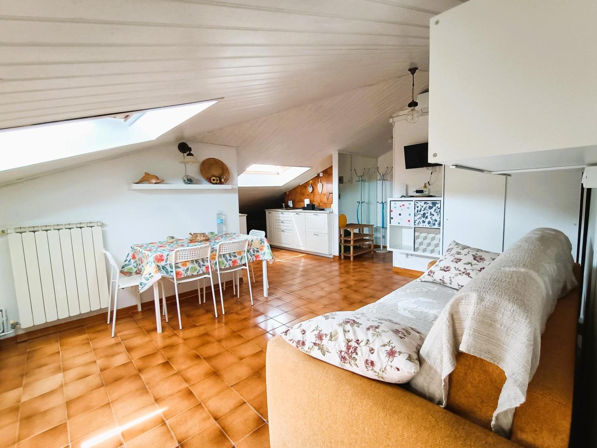 Mansard Apart Alba - Sea 5 Terre-Trekking-Excursions-Relax San Terenzo Bagian luar foto