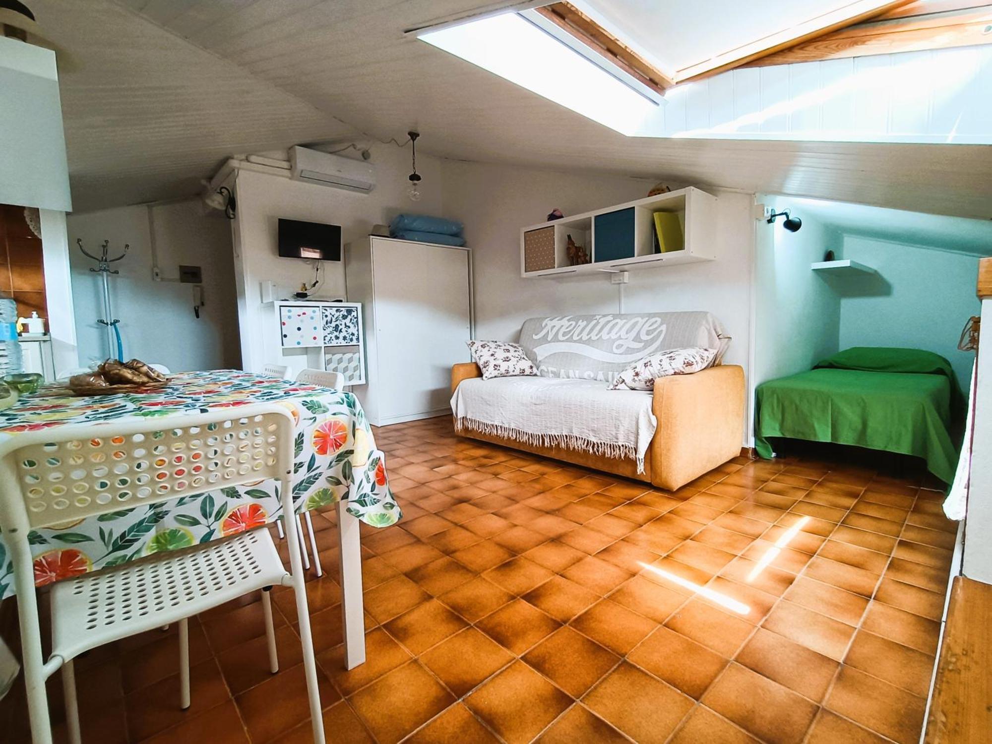 Mansard Apart Alba - Sea 5 Terre-Trekking-Excursions-Relax San Terenzo Bagian luar foto